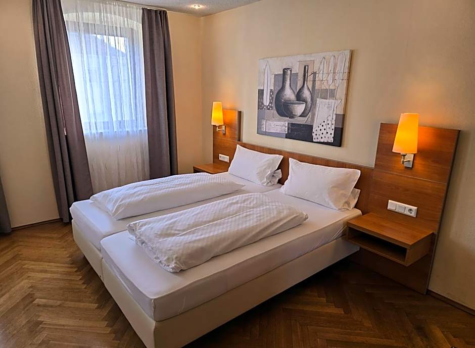 Hotel-Restaurant Zum Kirschbaum