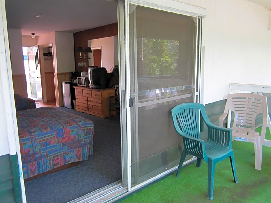 Lakeside Motel