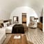 Aqua Luxury Suites Santorini