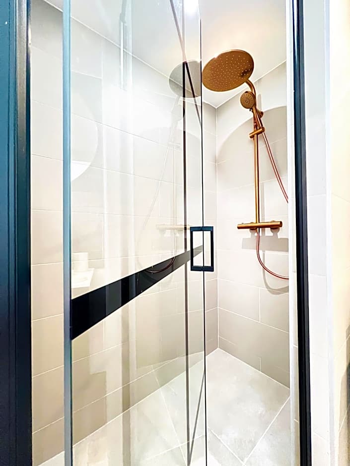 Luxurious Escape - Room LoveSerenity with pool and jacuzzi