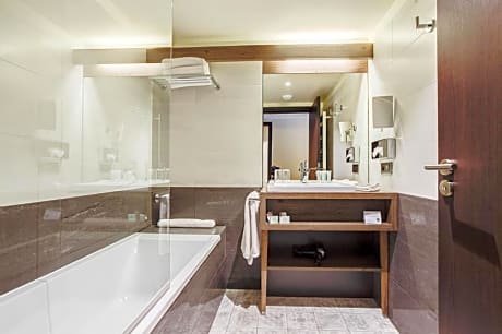 Double or twin deluxe mountain view