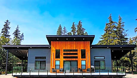 LuxQuarters Bumbleberry Guest House