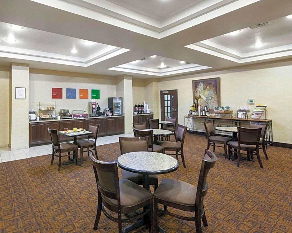 Comfort Inn & Suites Regional Medical Center