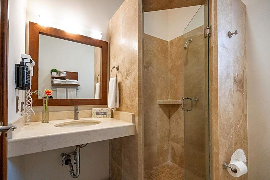 Hotel & Suites El Moro