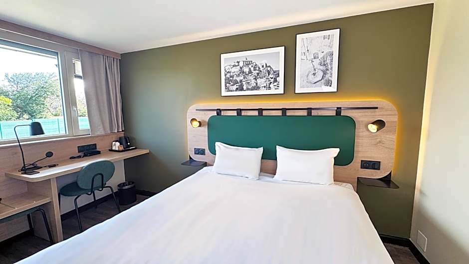 Campanile BollÃ¨ne