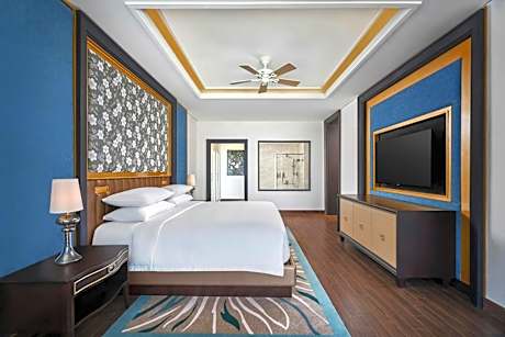 Grand King Suite - Club Lounge Access