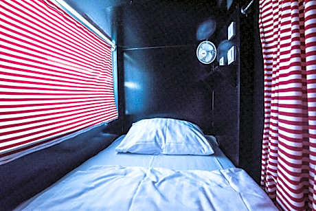 Bed in 8-Bed Mixed Dormitory Room