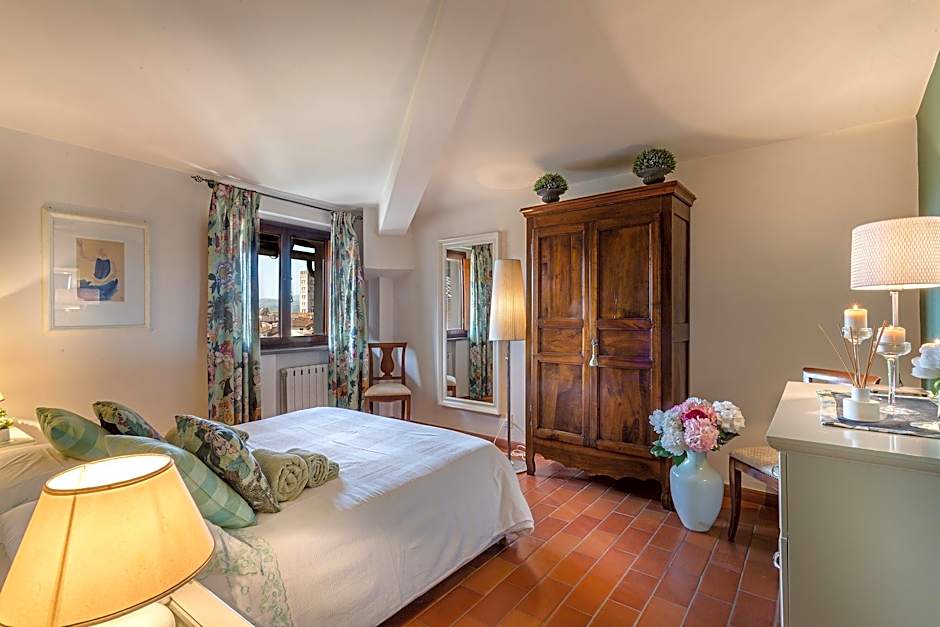 Casa Baino in Lucca With 2 Bedrooms and 1 Bathrooms