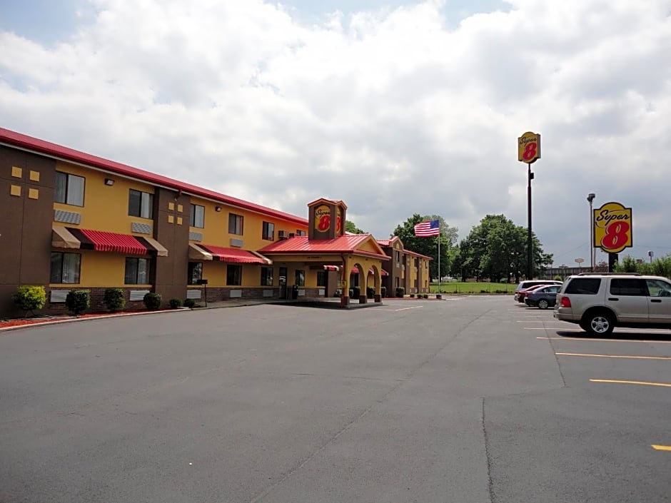Super 8 by Wyndham Bowling Green South