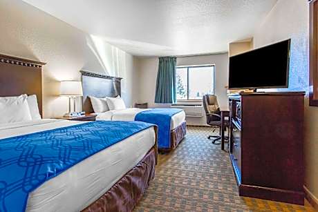 2 Double Beds - No Smoking, No Pets