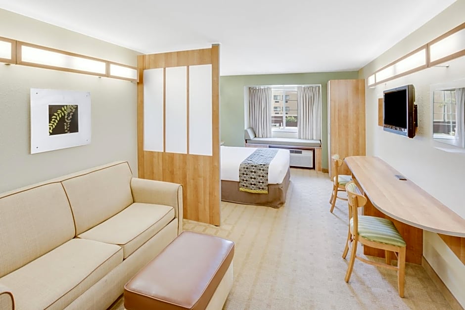 Microtel Inn & Suites by Wyndham Saraland