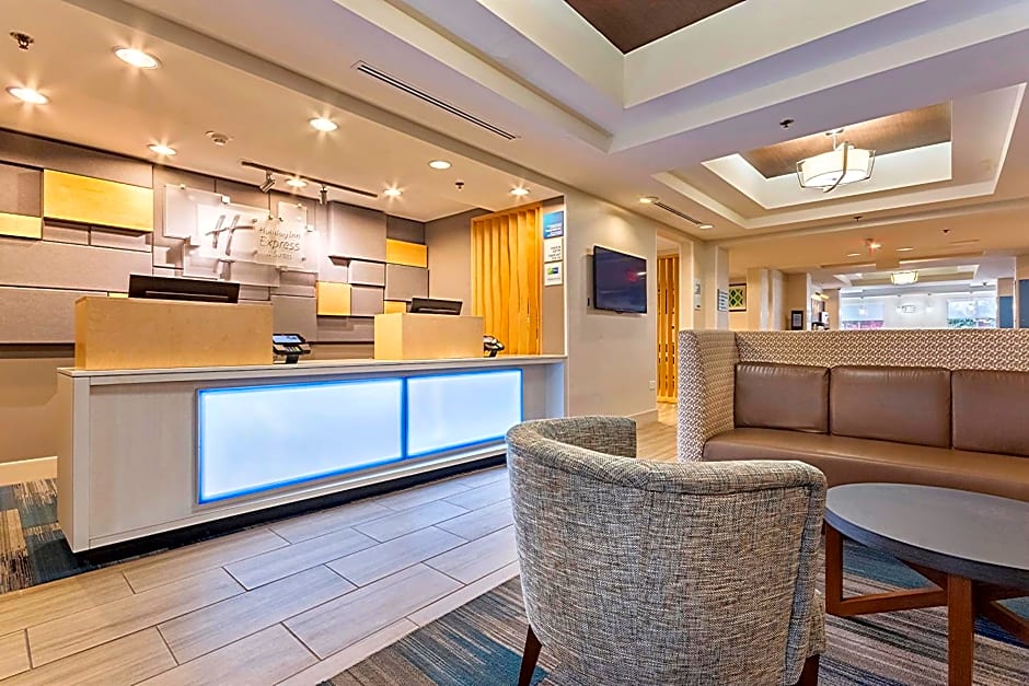 Holiday Inn Express Hotel & Suites Lake Zurich-Barrington By IHG