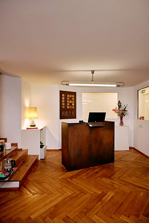 18Arts Hotel