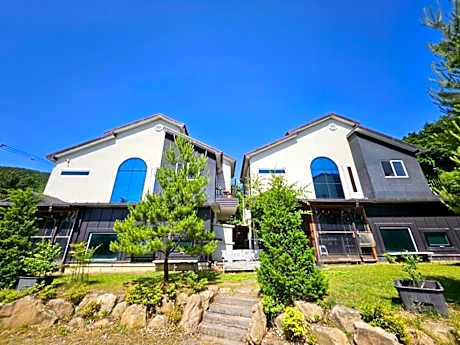 Poam Mountain Pool Villa Pension