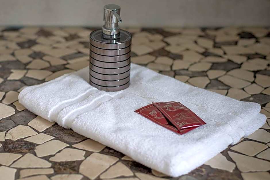 Hôtel De La Couronne