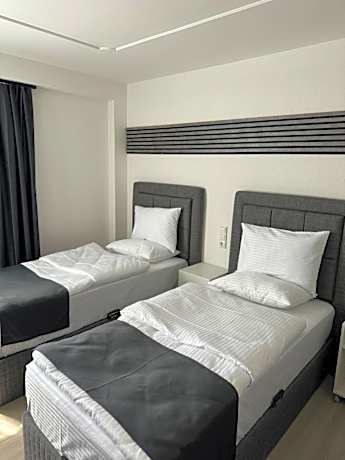 Twin Room with Shower