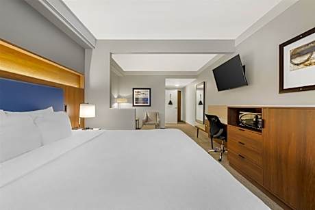 King Suite with Roll-In Shower and Sofa Bed - Disability/Non-Smoking