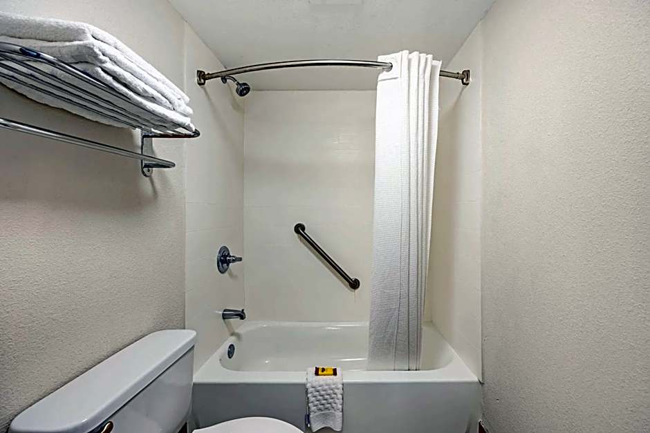 Best Western Plus Gen X Inn