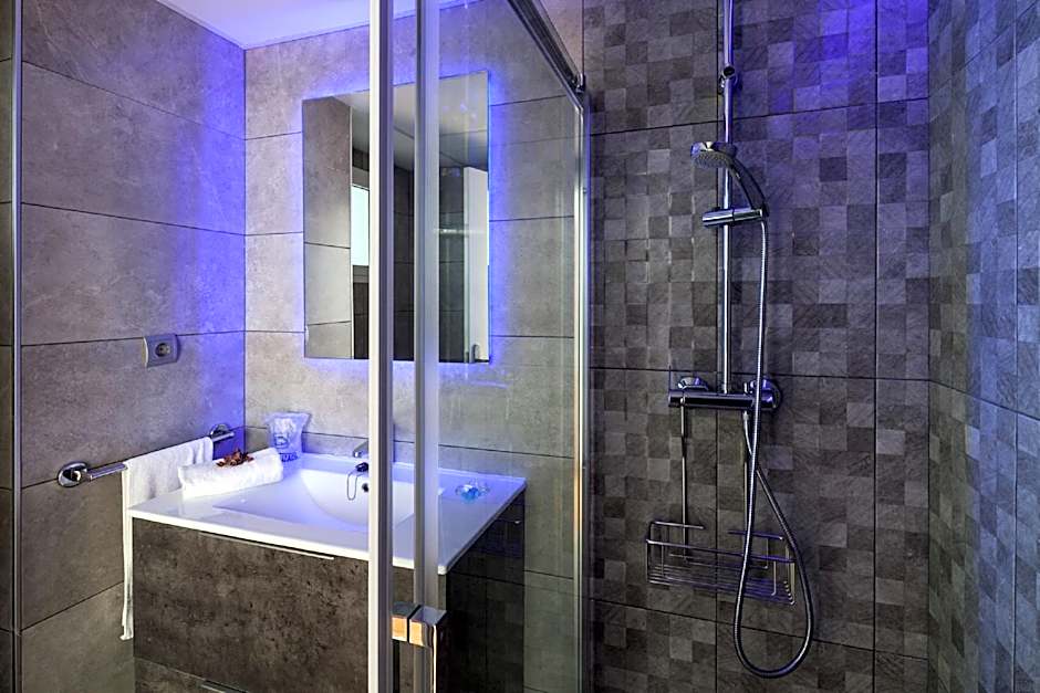 Aparthotel Puerto Cala Vadella