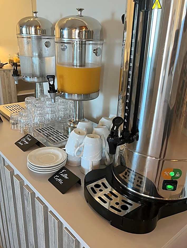 Pantheon Apartments & Studios