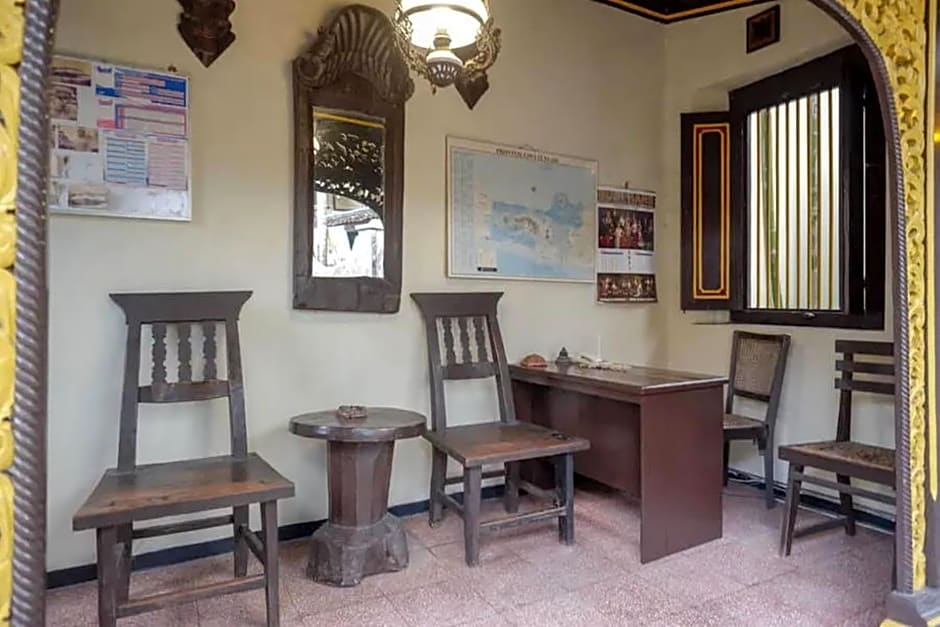 Cakra Homestay Solo Mitra RedDoorz