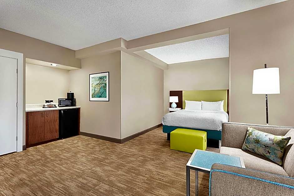 Photo 1 of 3 of Studio 1 King Bed, Mobility Accessible, Bathtub