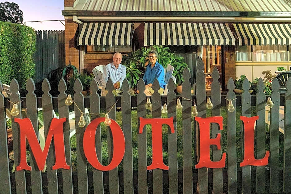 Country Pathfinder Motor Inn