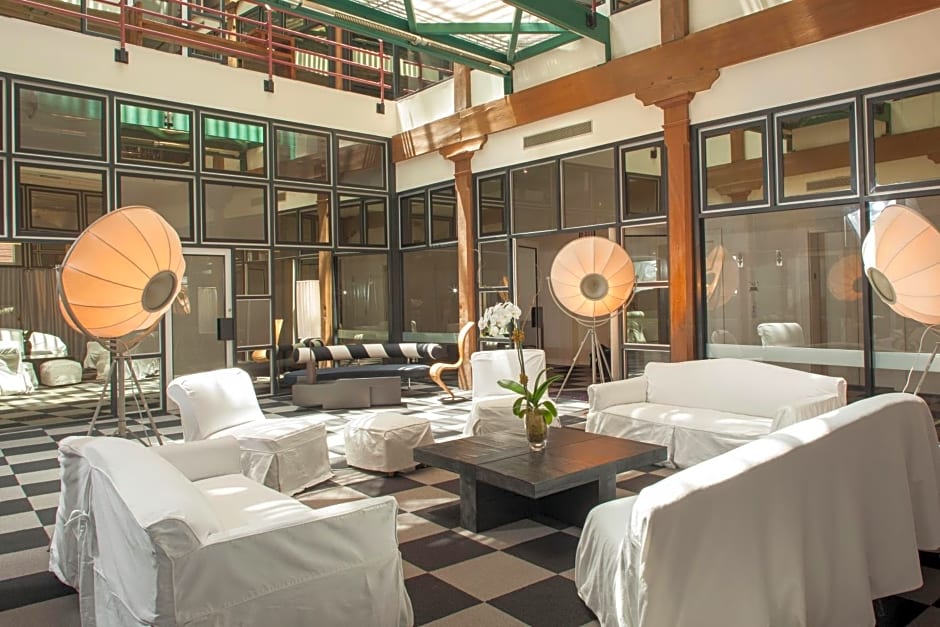 International House Hotel