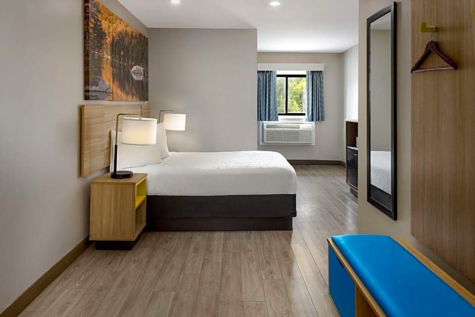 Days Inn by Wyndham Moosic
