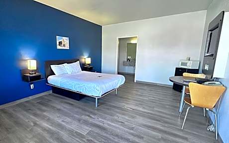 Queen Room with Spa Bath