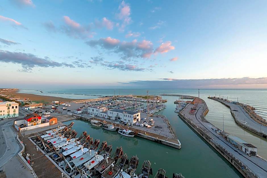 Visionair Suites & SPA-Room Only e Honesty Bar