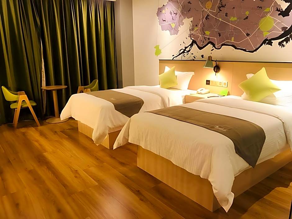 Vatica Huanggang Luotian County City Square Hotel