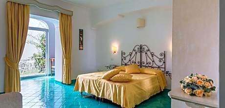 Superior Triple Room with Sea View