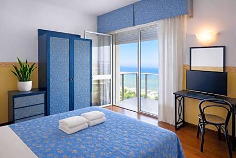 Deluxe Double Room  Front the Sea