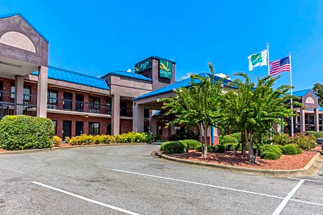 Quality Inn Calera I-65 exit 231