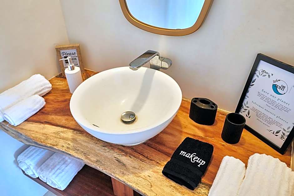 Casa Roni by Xeno - 5 Bedroom Luxury Villa with Ocean View