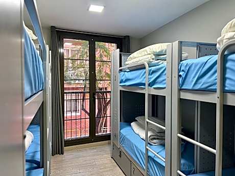Bed in 8-Bed Mixed Dormitory Room