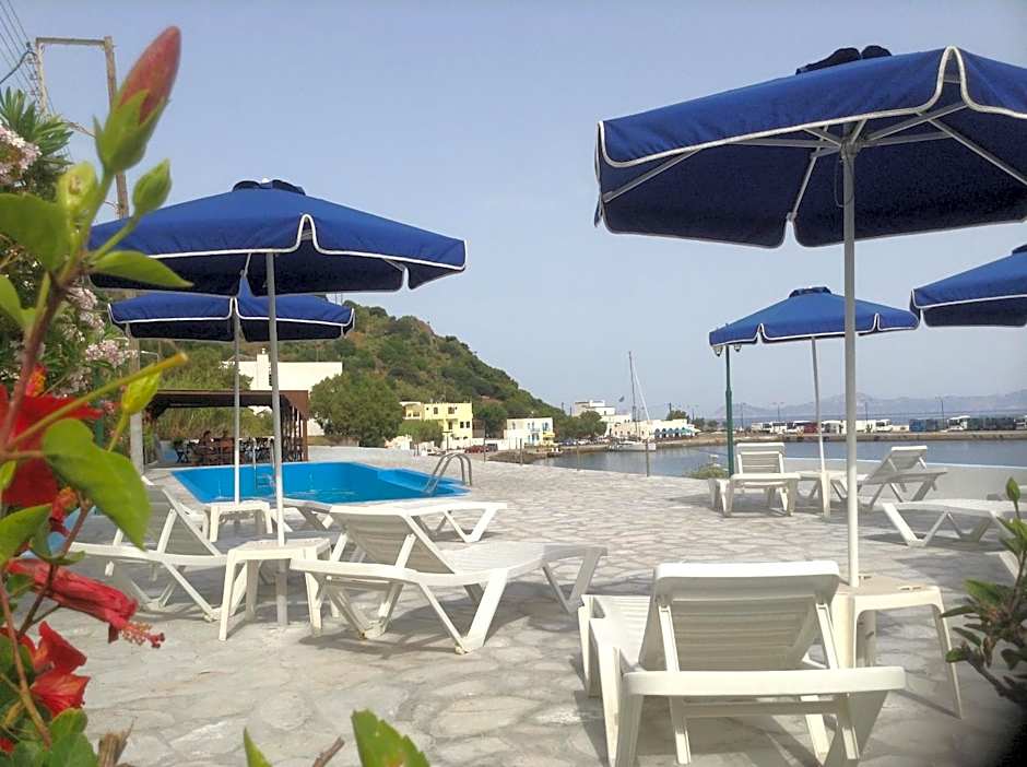 Haritos Hotel - Geothermal Hot Swimming Pool