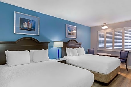 2 QUEEN BEDS,MOBILITY ACCESSIBLE,BATHTUB,NSMK,FULL BREAKFAST