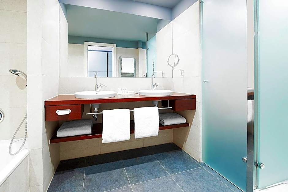 Le Meridien Ra Beach Hotel & Spa