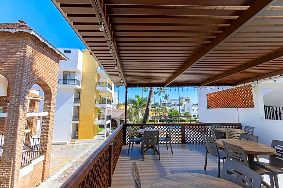 Costa Alegre Hotel & Suites