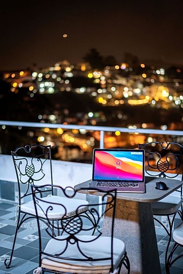 Nature hotel - Luong The Vinh