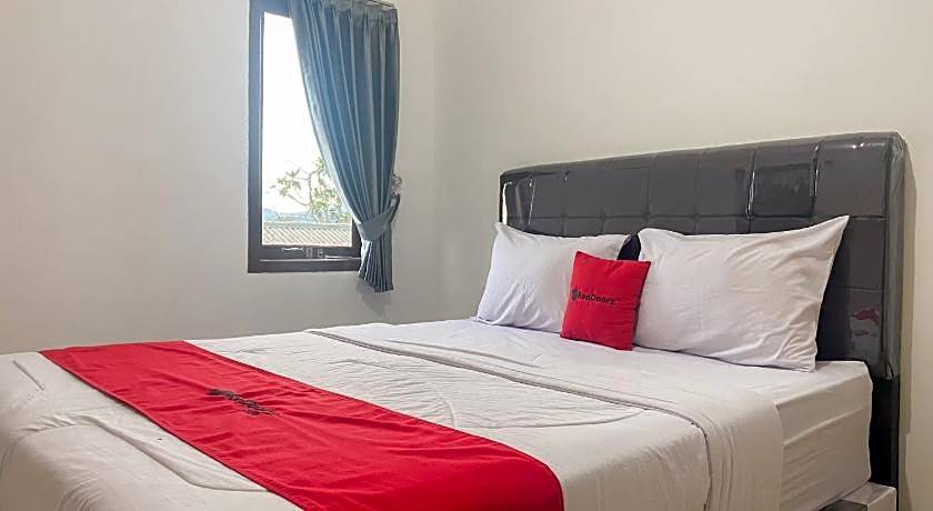 RedDoorz @ Kubu Selem Palapa Lampung