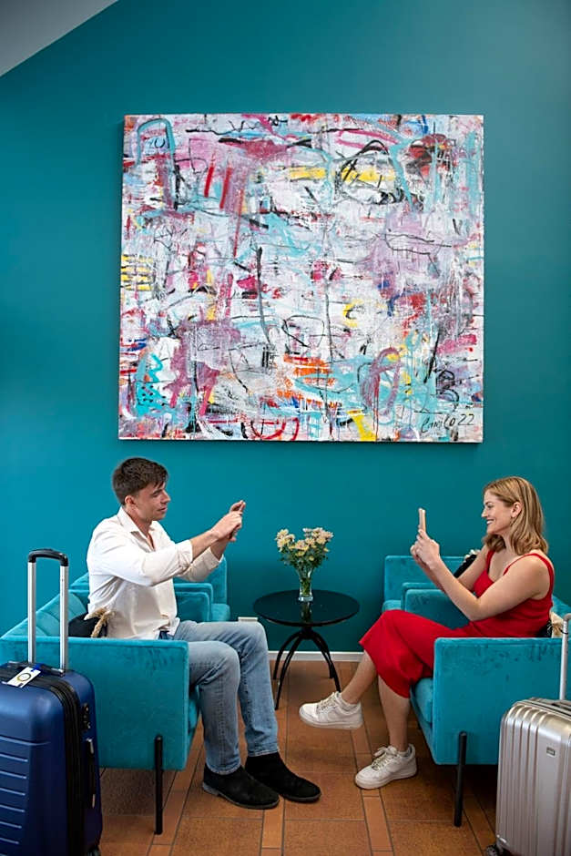 Trailways Hotel Nelson