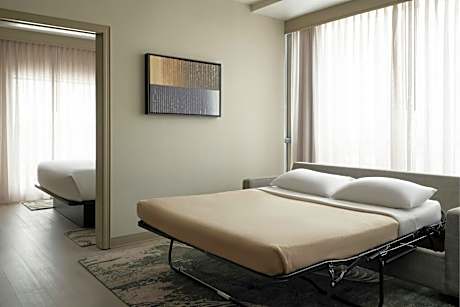 One-Bedroom King Suite