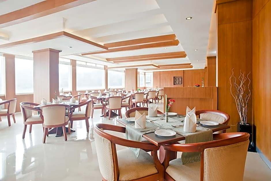 Clouds Valley Leisure Hotel