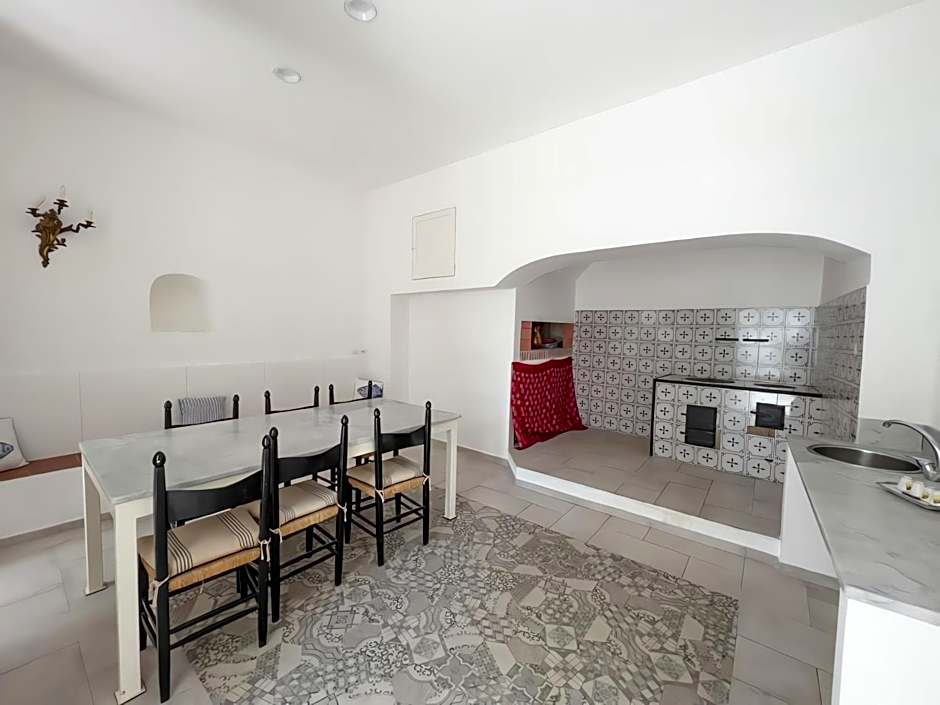 Casa Ninà- Camere con Vista Mare e Terrazza a Raito, Costiera Amalfitana