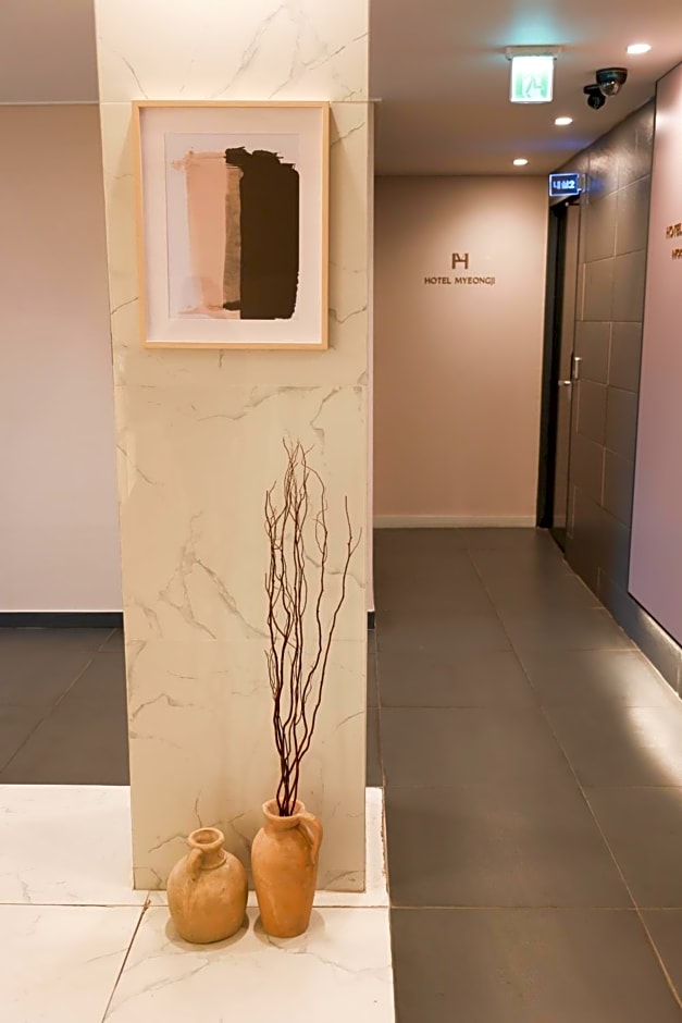 Hotel Myeongji