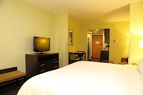 1 King Bed Std Comm Access Roll In Shwr
