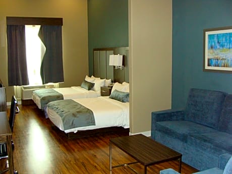 Accessible - Suite 2 Queen, Mobility Accessible, Bathtub, Sofabed, Non-Smoking, Full Breakfast